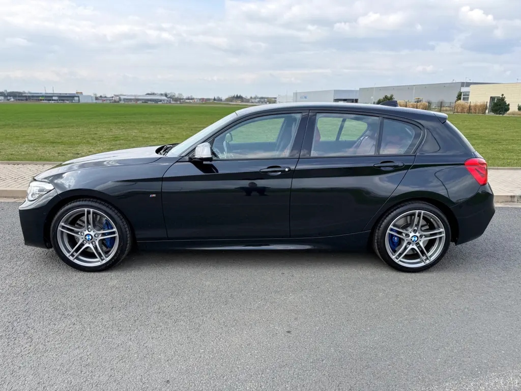 BMW Řada 1, M135i xDRIVE NAVI H/K LED KŮŽE - fotka 2