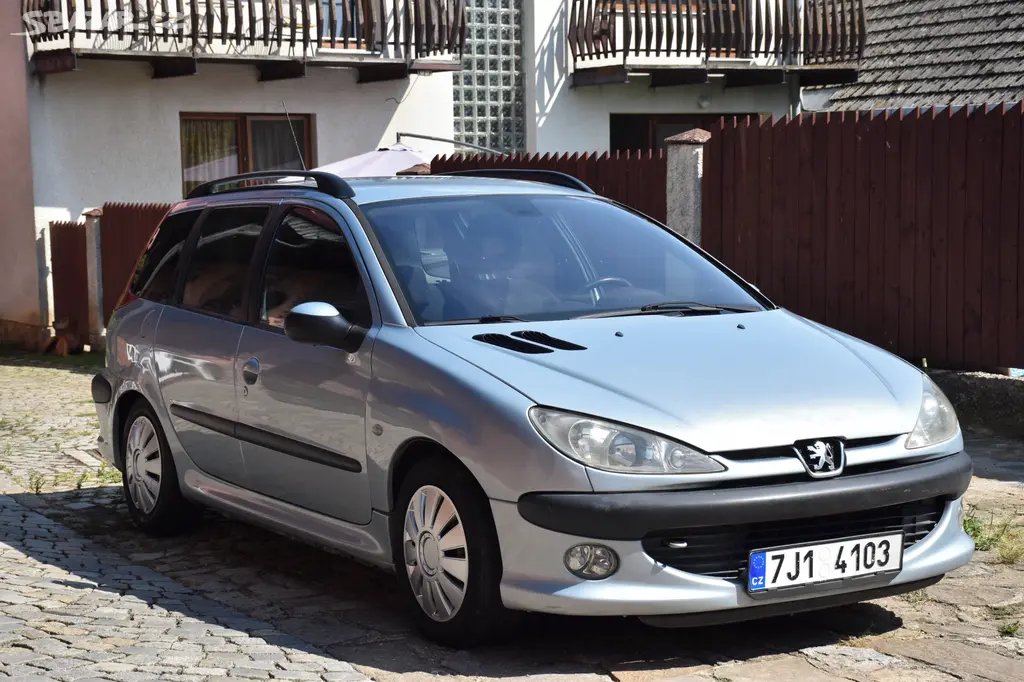 Peugeot 206 SW 2.0HDI 66kw 2002 253tkm - fotka 4