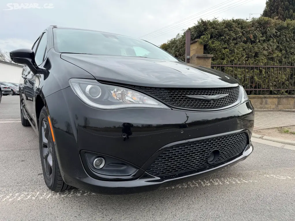 Chrysler Pacifica 3,6 Pentastar S Radar 360 2019 - fotka 6