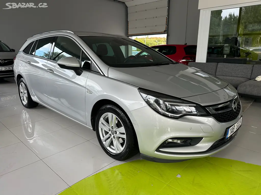 Opel Astra, SportsTourer NOVÉ ROZVODY - fotka 3