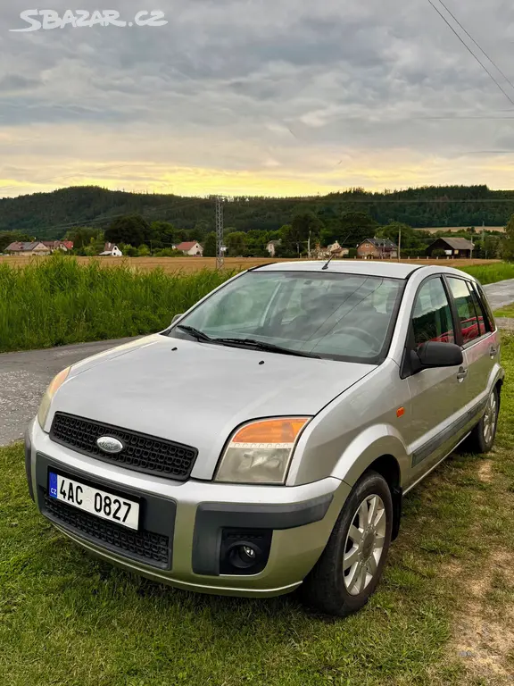 Auto Ford Fusion - fotka 2