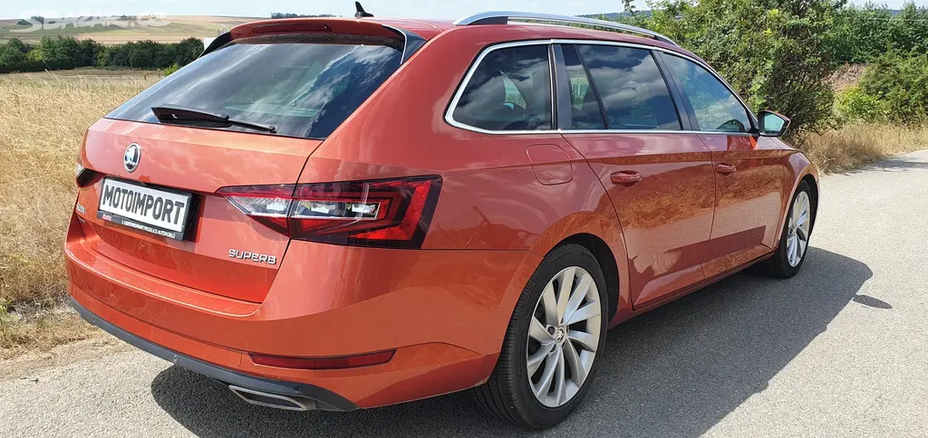 SuperB Kombi 2.0 TDI 110 Kw Oranžová met., nový CR - fotka 4