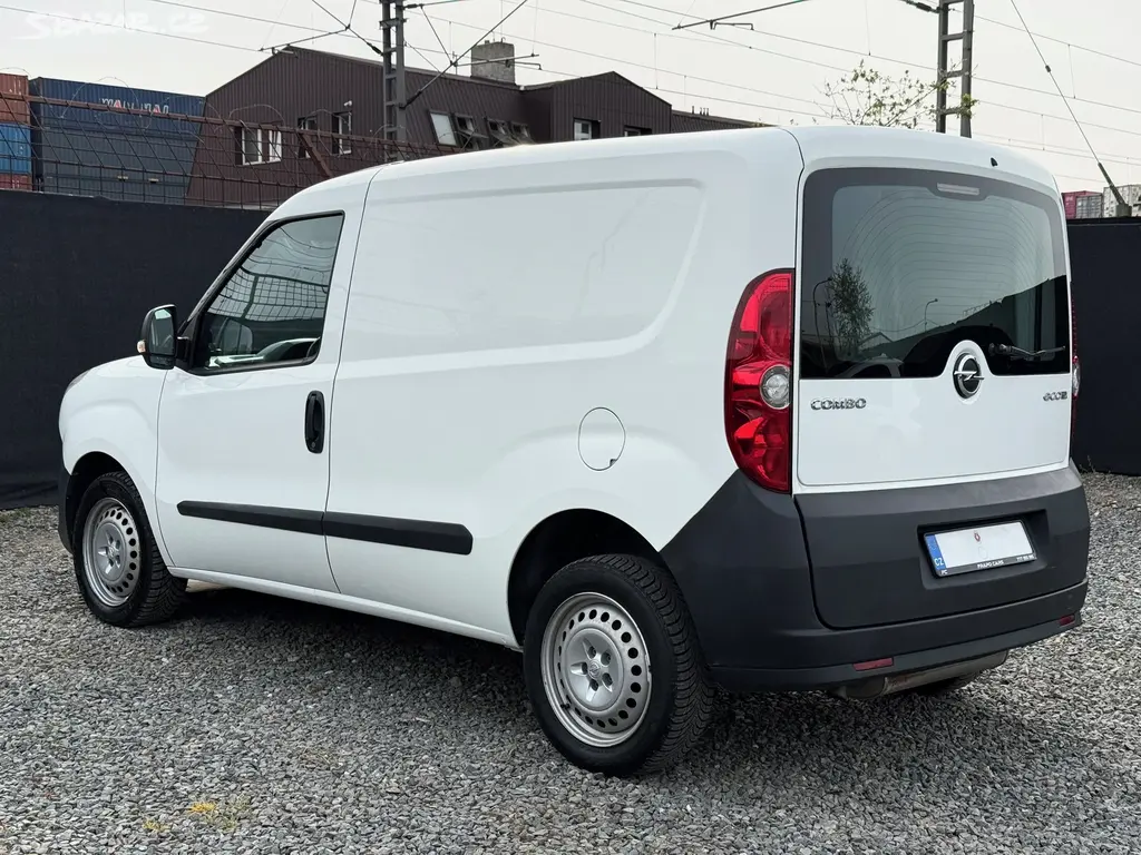 Opel Combo VAN 1.4 CNG 88kW L1H1 2016 | 67.950km - fotka 6