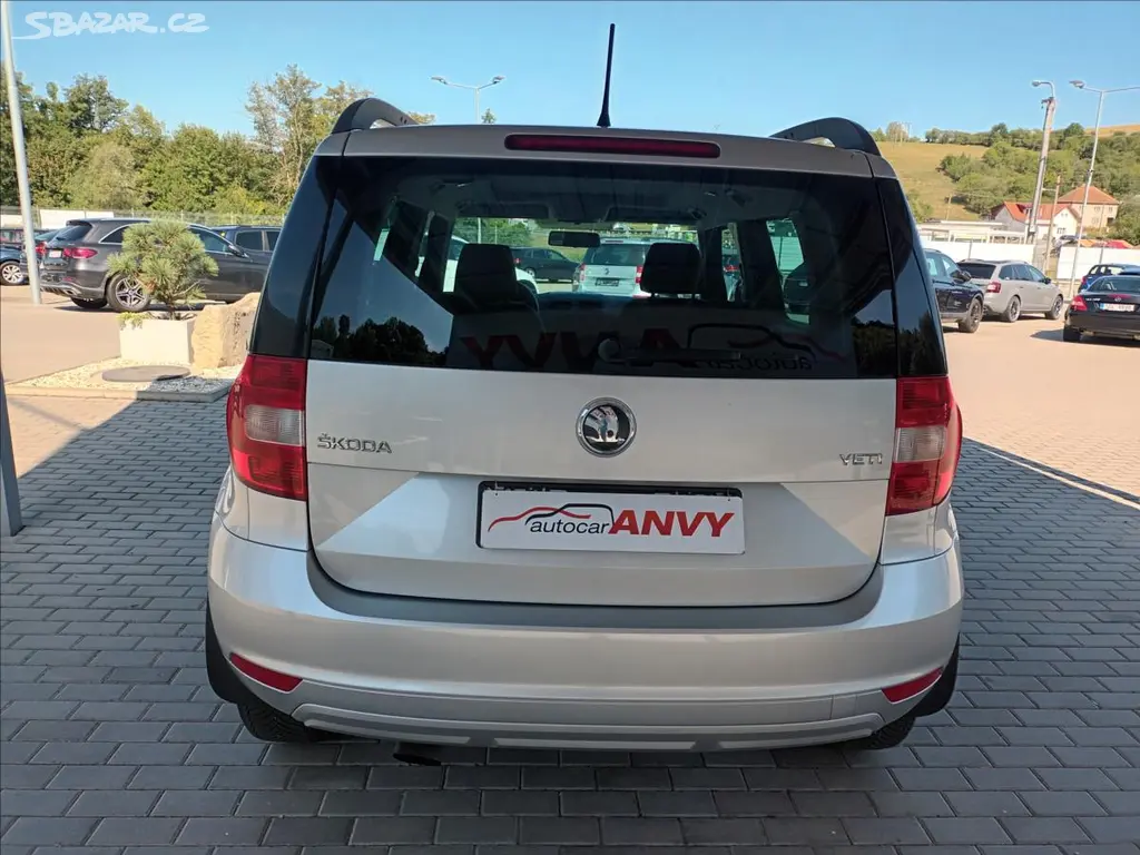 Škoda Yeti, 1,2 TSI,77KW,SERVIS,PANO,TAŽNÉ - fotka 6