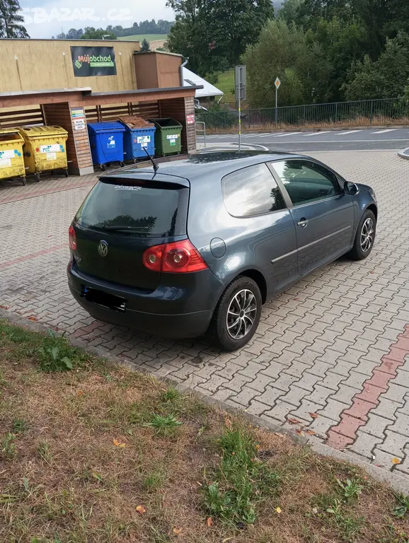 VW golf V benzín - fotka 2
