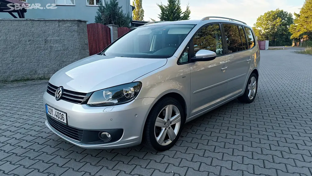 Volkswagen Touran 2.0 TDI DSG 103 kW, SERVIS, PANO