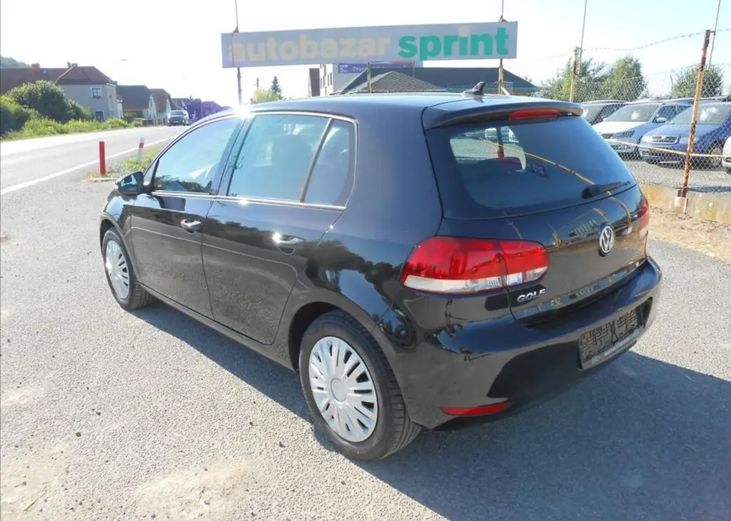 Volkswagen Golf 1,4 i 59kW SERVISKA 34 tis.KM - fotka 6