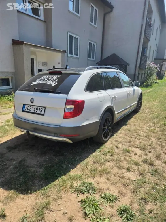 Škoda Superb 2,0 Scout TDI - fotka 3