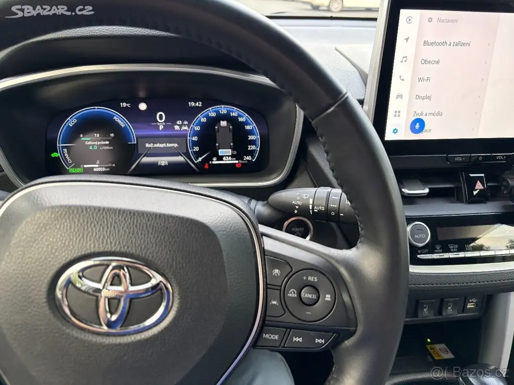 Toyota Corolla Cross 2,0 4x4 - servis Toyota - fotka 3