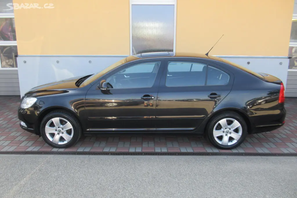 Škoda Octavia, 1.4 TSi ELEGANCE EL.ŠÍBR XENON - fotka 6