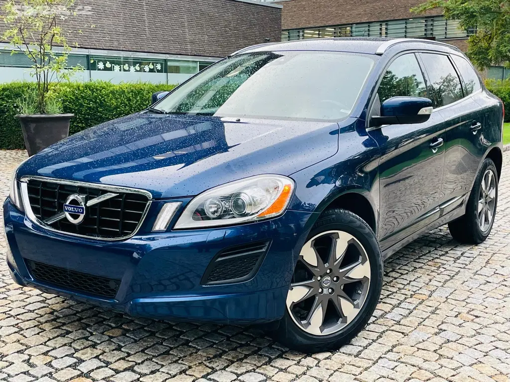 Volvo XC60, 2.4D5 5V 4x4 AUT TAŽNÉ SERVISK - fotka 2