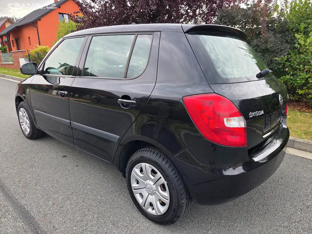 Škoda Fabia II facelift 1.2 44kw AMBIENTE rok 2013 - fotka 2