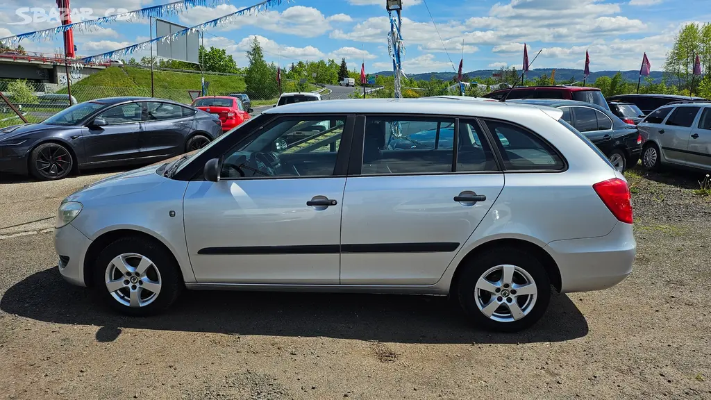 Škoda Fabia II 1.2 TSI 63kW Facelift, 4-válec 2011 - fotka 3