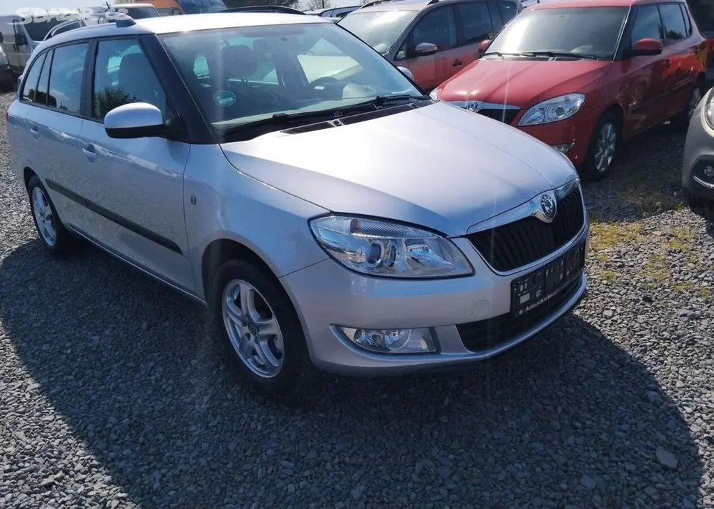 Škoda Fabia 1.2 TSI Výhřev. sed., Tempomat benzín - fotka 2