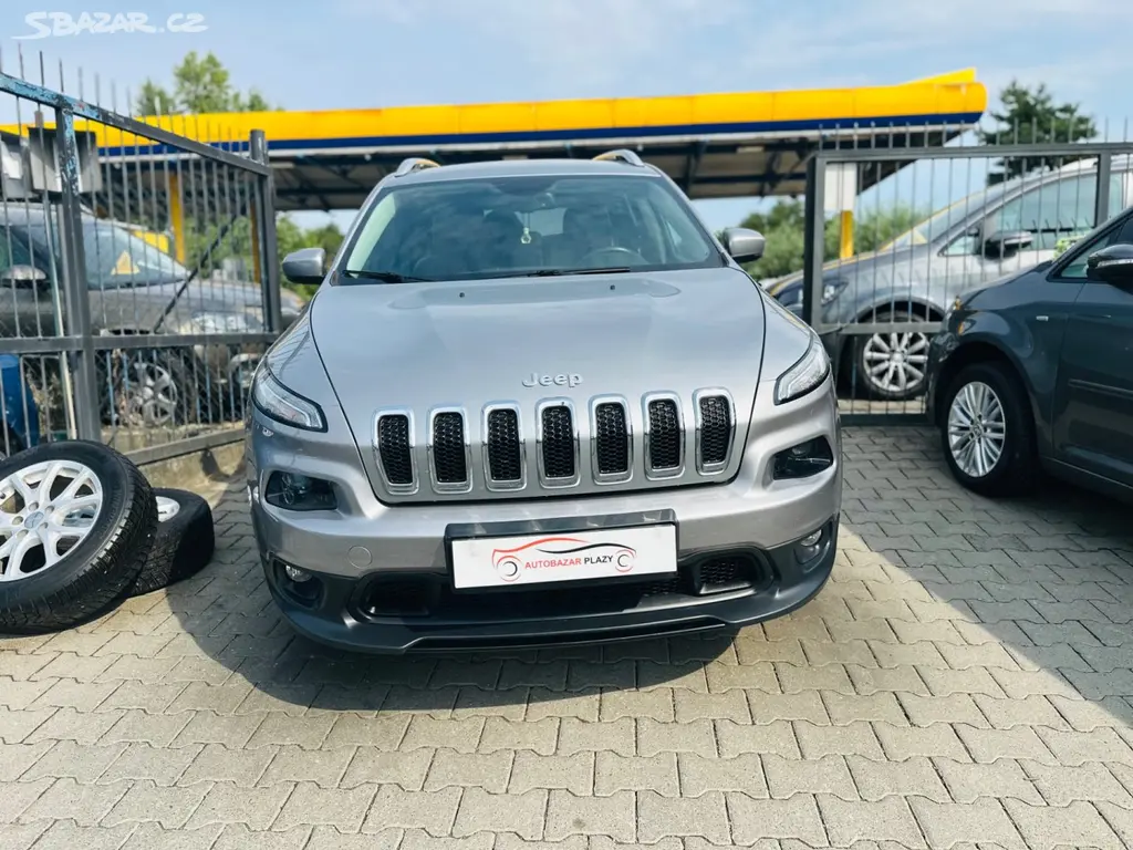 Jeep Cherokee, 2.0D NAVI,VÝHŘEV SED, ČEŠTINA - fotka 2
