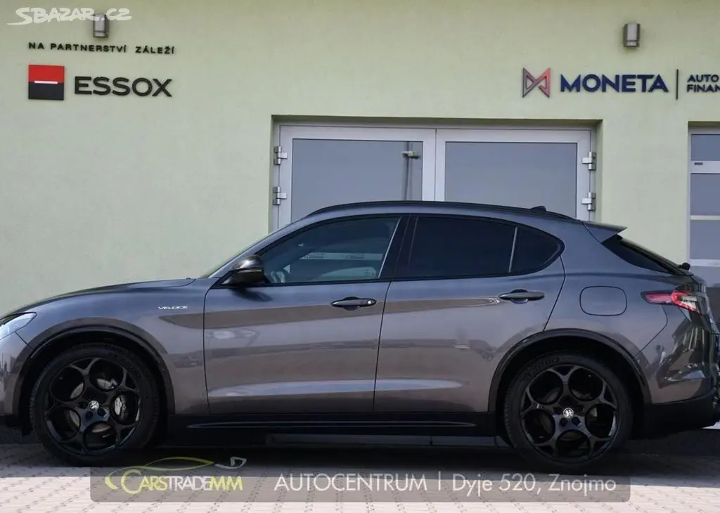 Alfa Romeo Stelvio 2.2D VELOCE Q4 H&K PANOR TAŽNÉ - fotka 2