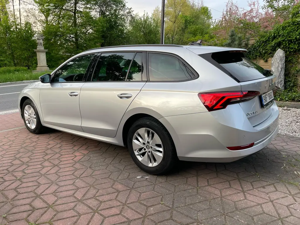 Škoda Octavia 1.5TSi 1.MAJ ČR NEBOUR. ZÁRUKA - fotka 4