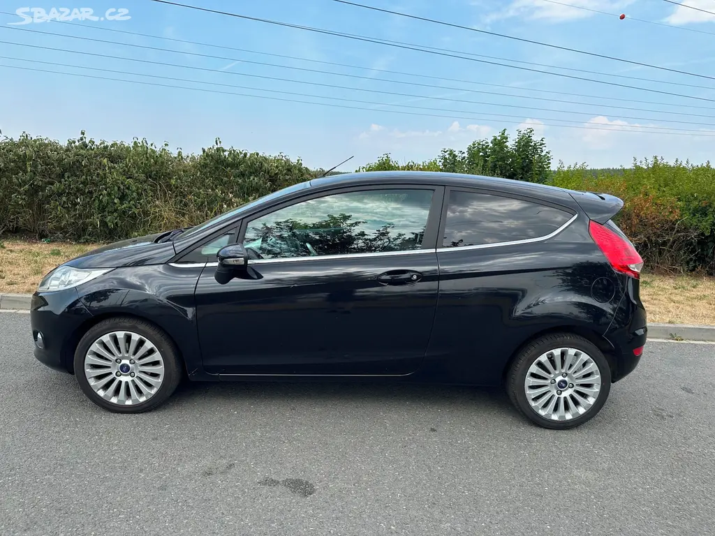 Ford Fiesta, Titanium 1.4 16V 71kW - fotka 2