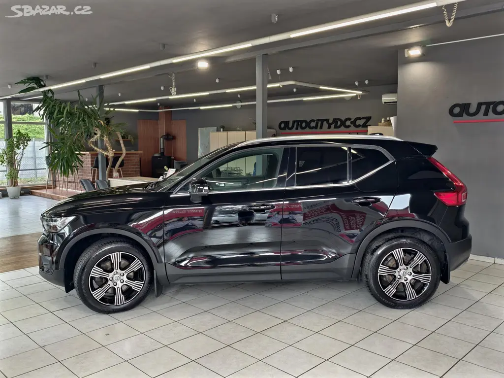 Volvo XC40, D4 140kW AWD, INSCRIPTION, DPH - fotka 4