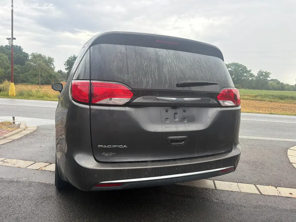 Chrysler Pacifica 3,6 Pentastar 8 míst 2017 DPH - fotka 5