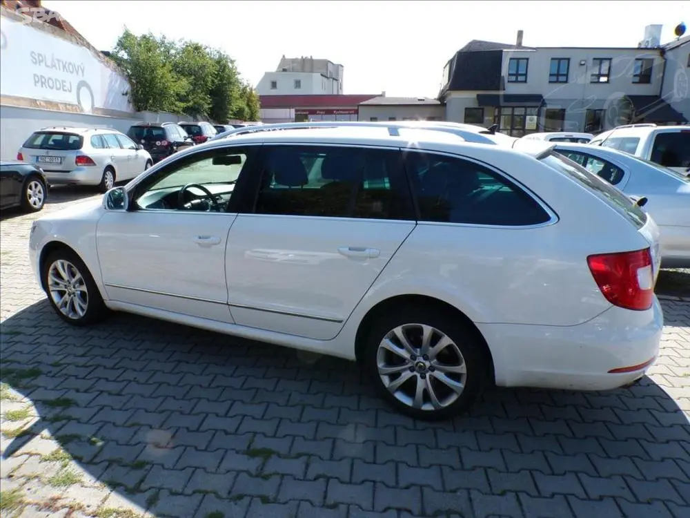 Škoda Superb 2,0 TDI AUTOMAT,XENON,KŮŽE - fotka 4