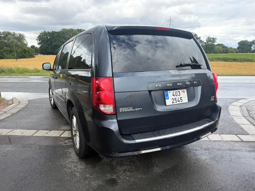 Dodge Grand Caravan 3,6 SXT Crew RT 2014 - fotka 5