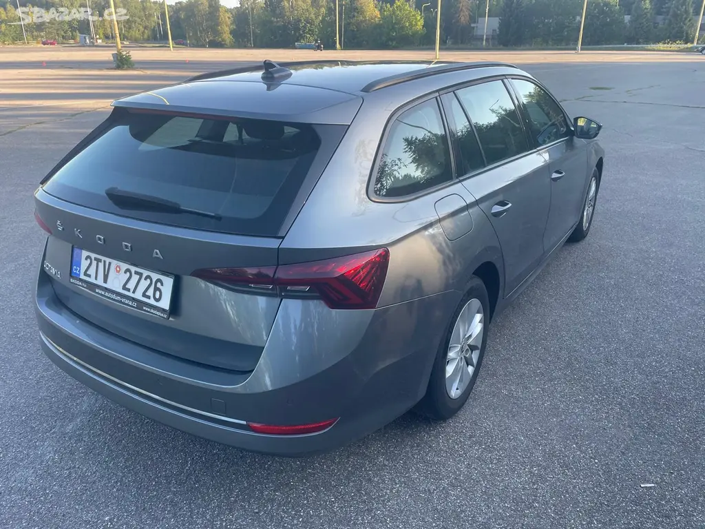 ŠKODA OCTAVIA KOMBI 2.0TDI - fotka 6