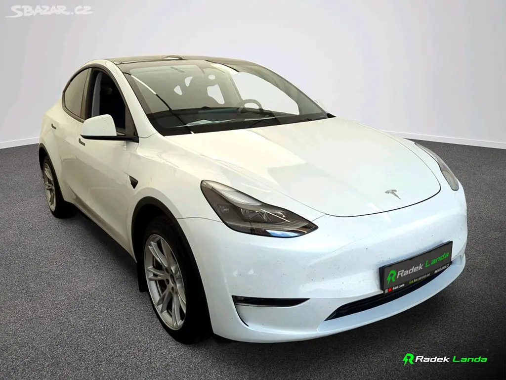 Tesla Model Y, Long Range AWD Berlín | tažné