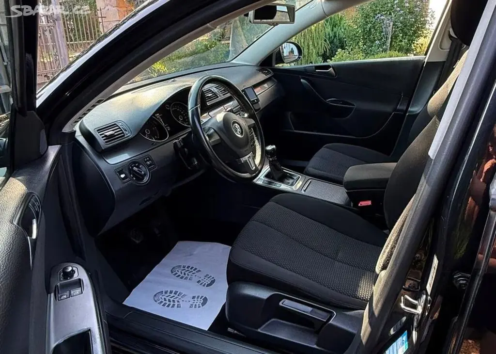 Volkswagen Passat 2,0TDi klima Alu letní + zimní - fotka 6