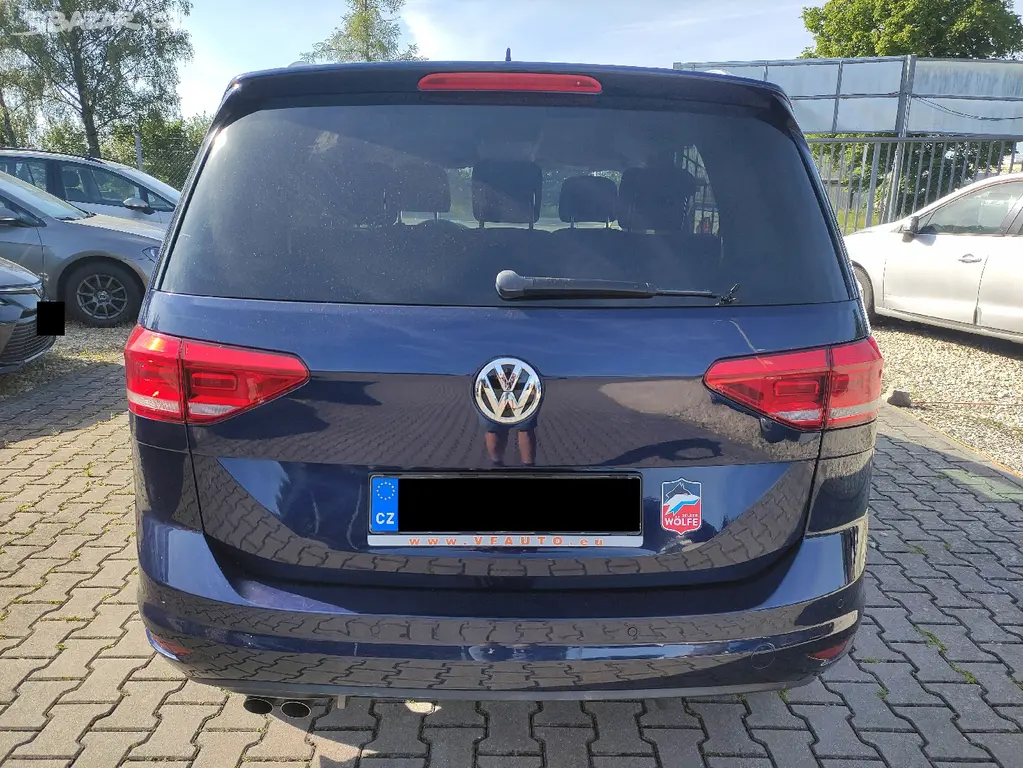 VW TOURAN 2.0 TDi 110KW HIGHLINE,DSG,ALU,NAVI,USB. - fotka 5
