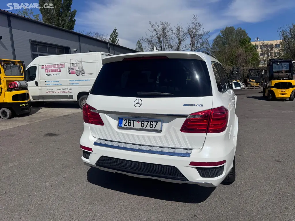 Prodám Mercedes-BenzGL350 sedmimístné, plná výbava - fotka 5
