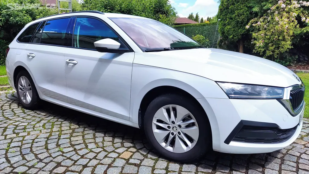 ŠKODA OCTAVIA COMBI 2.0TDI 85 Kw jen 28tkm - fotka 2