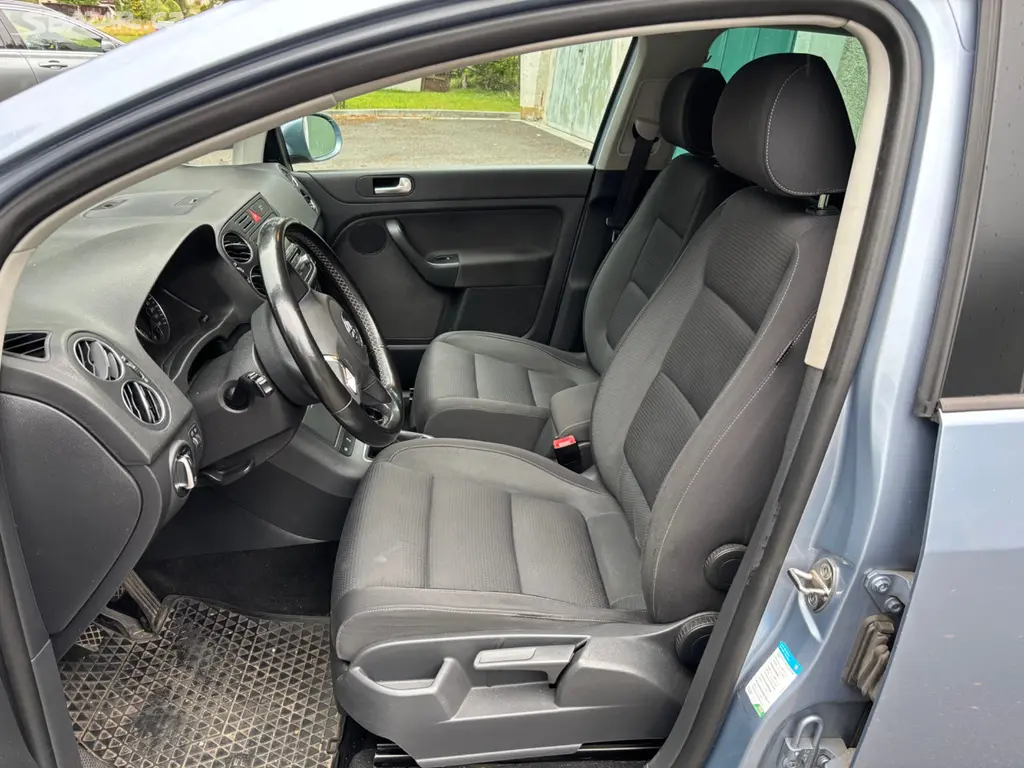 Volkswagen Golf Plus 2.0 TDI 103 kW | RV: 2010 - fotka 5