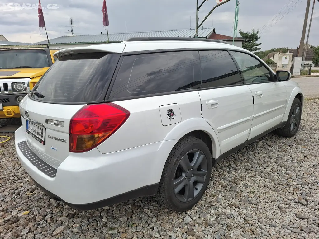 Subaru Legacy Outback 3.0i AWD automat - fotka 2