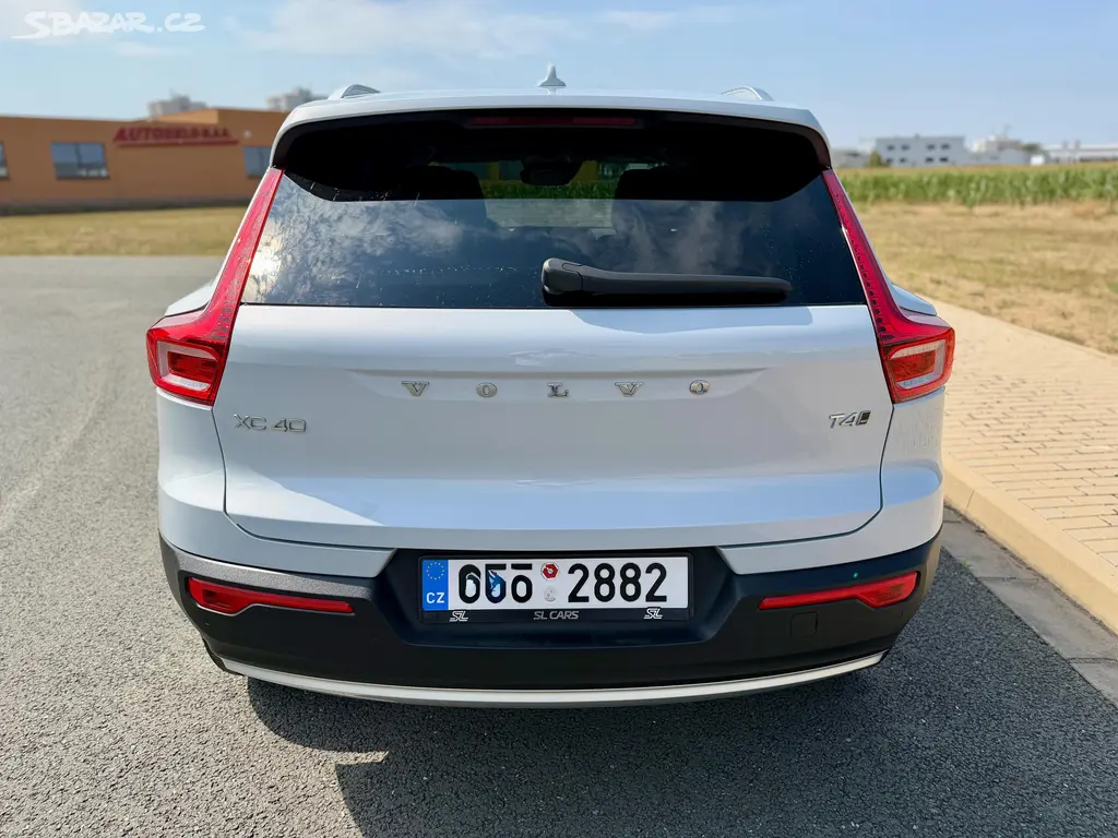 Volvo XC40, 2.0 T4 4X4 360K KŮŽE ČR DPH! - fotka 4