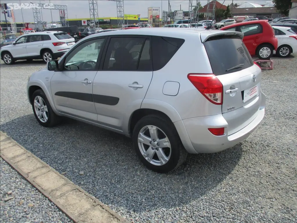 Toyota Rav4, 2,2 D, 4x4, aut klima,kamera, - fotka 4