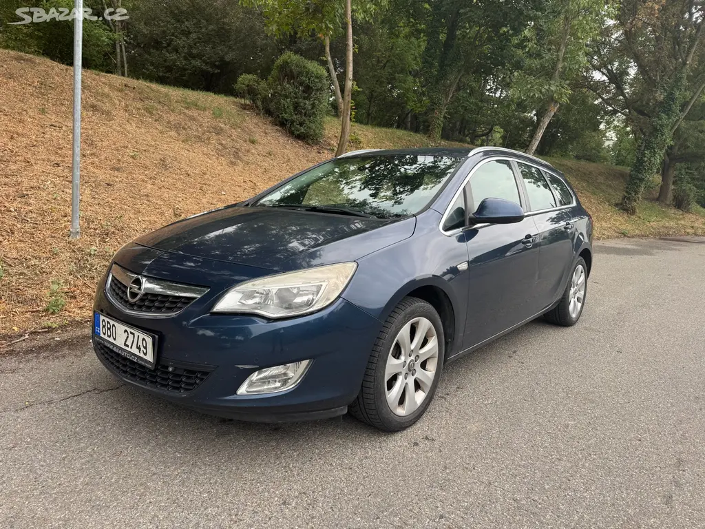Opel Astra 2,0CDTi 121KW, MANUÁL, AUTOKLIMA, ČR