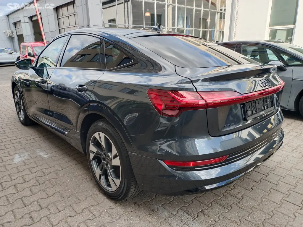 Audi e-tron Sportback Quattro 50 4x4 230kW SOH 96% - fotka 4