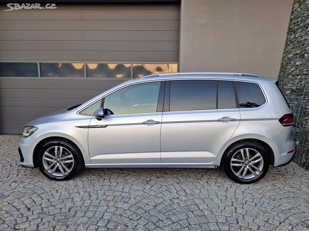 Volkswagen Touran 2,0 TDI, 110 KW, DSG, R line - fotka 2