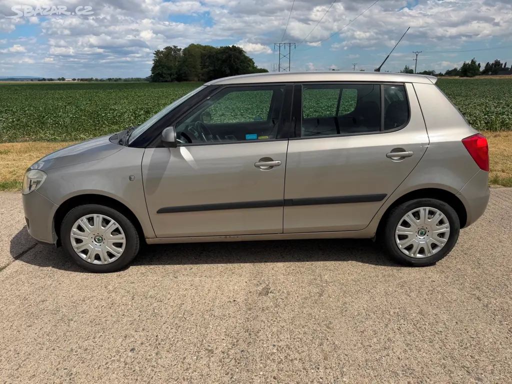 Škoda Fabia II - fotka 2