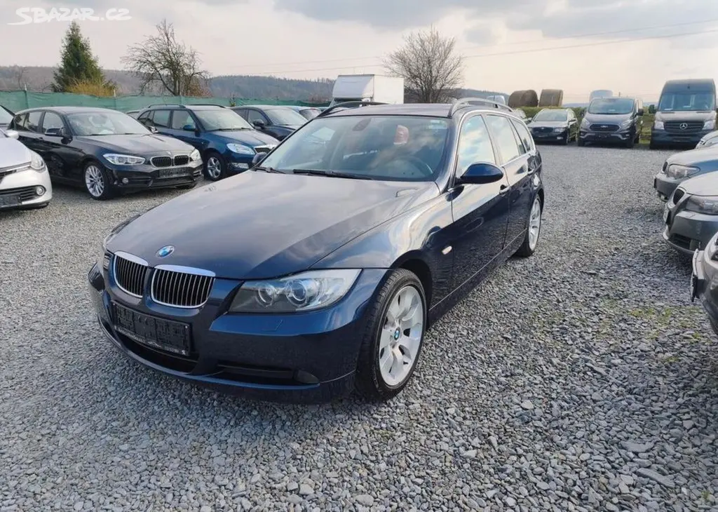 BMW Řada 3 325Xi Mauál, Výhřevy, Panorama benzín - fotka 5