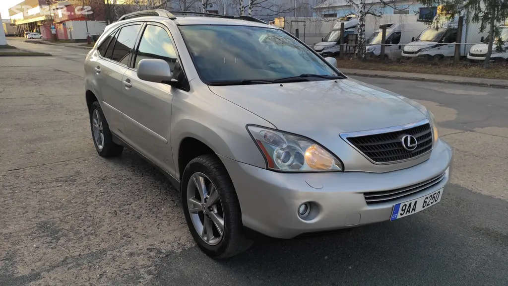 Lexus RX 400h 3.3i. 4x4 SUV. Benzin/hybrid.
