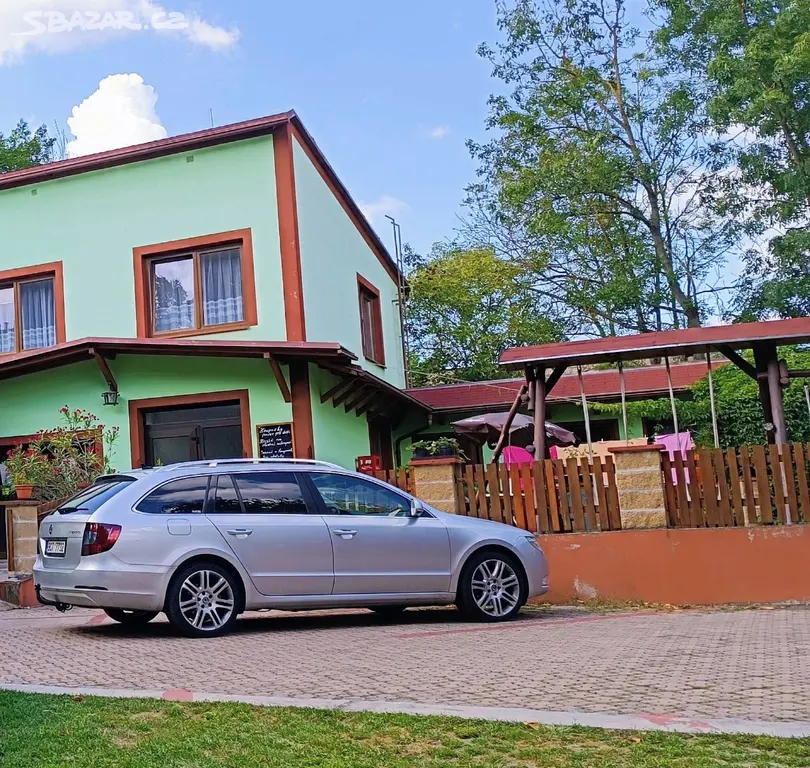Škoda Superb II Combi 2.0 TDI CR (CFFB - fotka 4