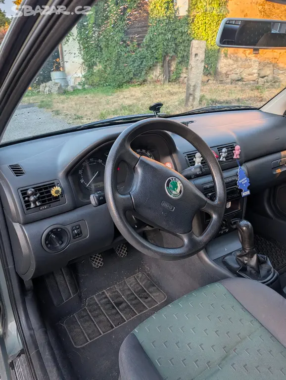 Škoda Octavia 1 benzin 2,0i - fotka 6