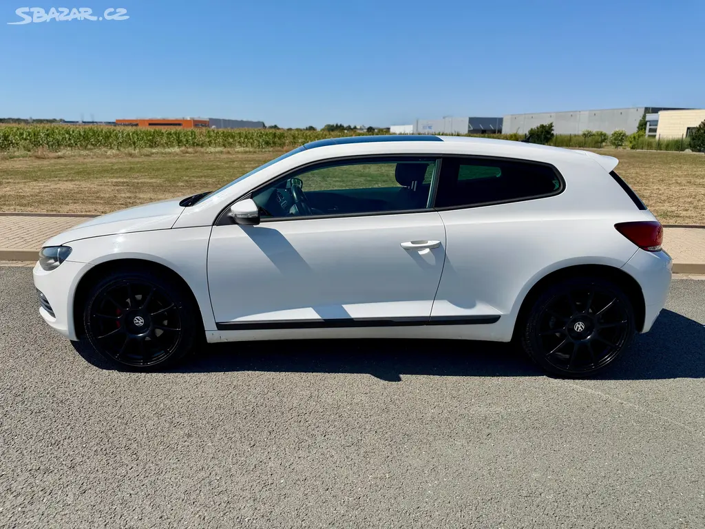 Volkswagen Scirocco, 1.4 TSI 90KW PANORAMA ROZVODY - fotka 2