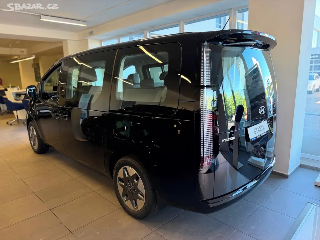 Hyundai Staria, 1.6 T-GDi HEV STYLE PREMIUM - fotka 3