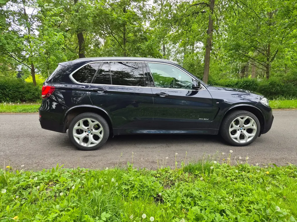 BMW X5 F15 3.0D MPAKET DPH - fotka 5