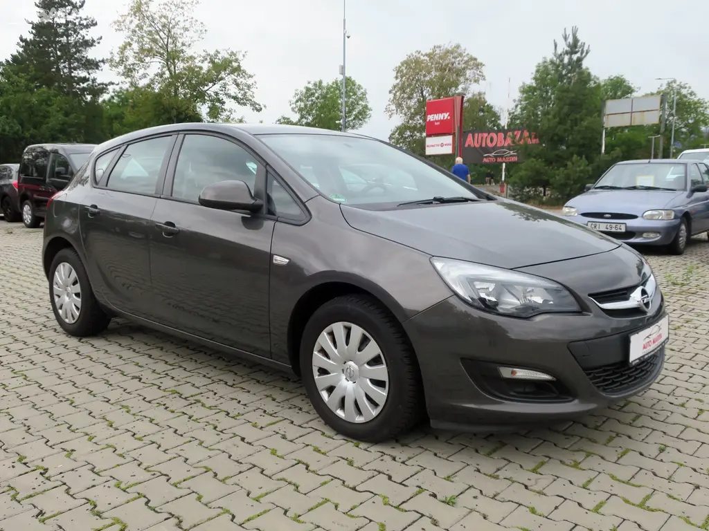 Opel Astra 1.6 i 85 kW - 87 766 Km - fotka 3