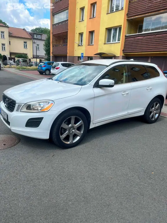 Volvo xc60 2012 2.4 d3-d4 awd manual - fotka 2