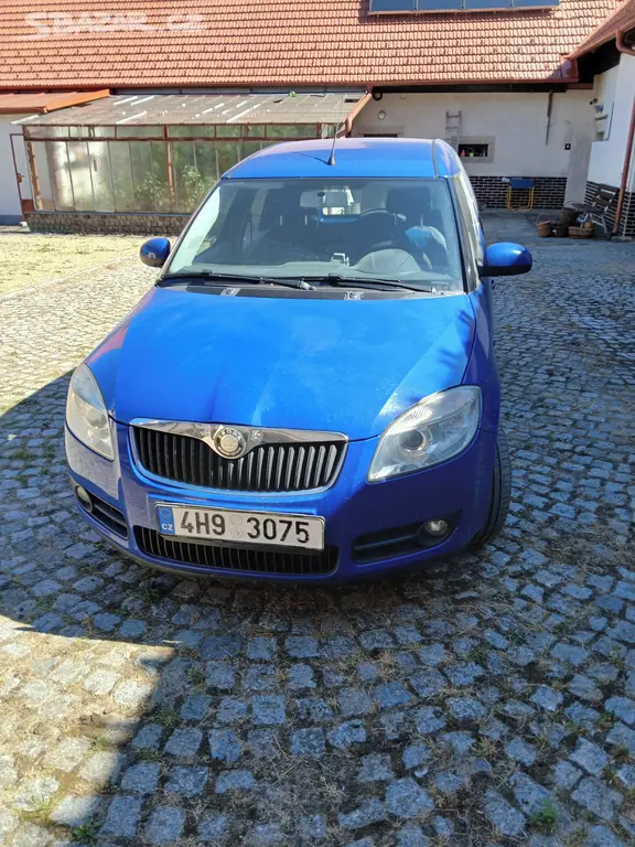 Automobil Roomster